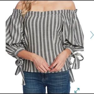 CeCe Off The Shoulder Blouse. Balloon Sleeves. XS